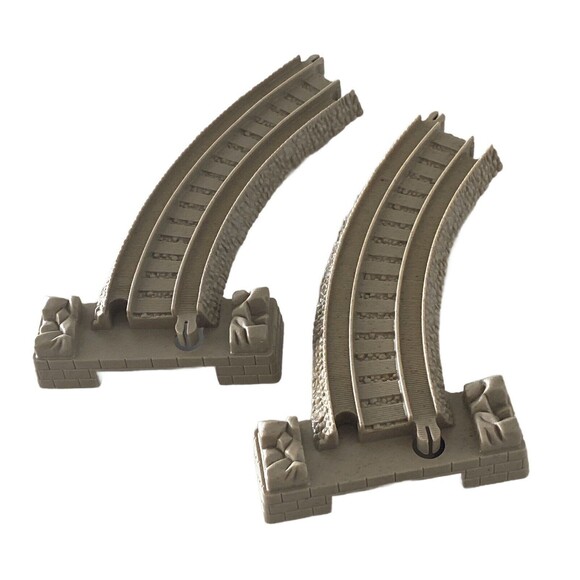 THOMAS THE TANK Trackmaster 4 Sloped Curved 6.5"Track Right & Left Risers Mattel - Picture 4 of 7